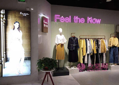 服裝店沒客進店，導購除了等還有什么是該做的事